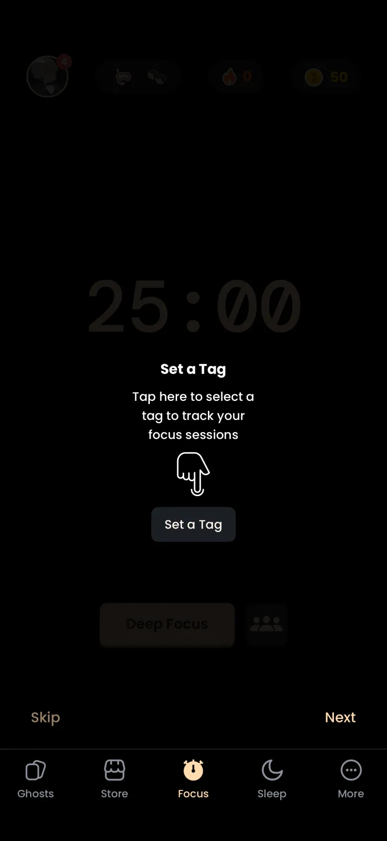 Dimmed Focus tab with the Set a Tag button highlighted below a hand pointer and a caption explaining that tapping it selects a tag to track your focus sessions, with Skip and Next buttons.